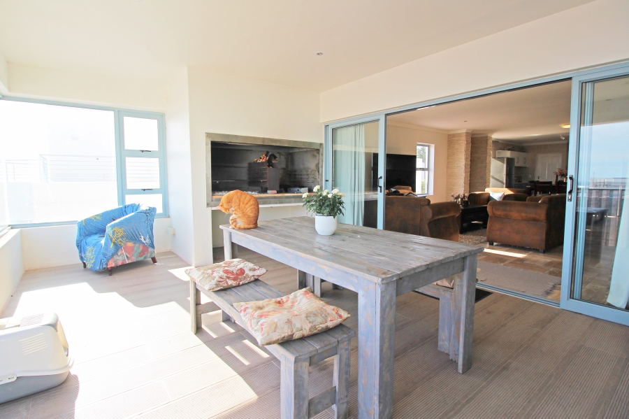 4 Bedroom Property for Sale in Paradise Beach Western Cape